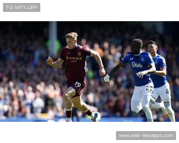 切尔西“强行截胡”曼联目标！蓝军以更高报价引爆转会市场