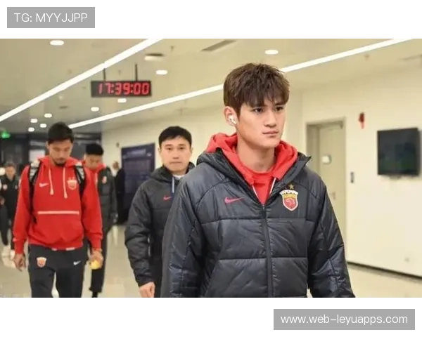 大连球员转会绯闻四起，传闻激发市场猜测